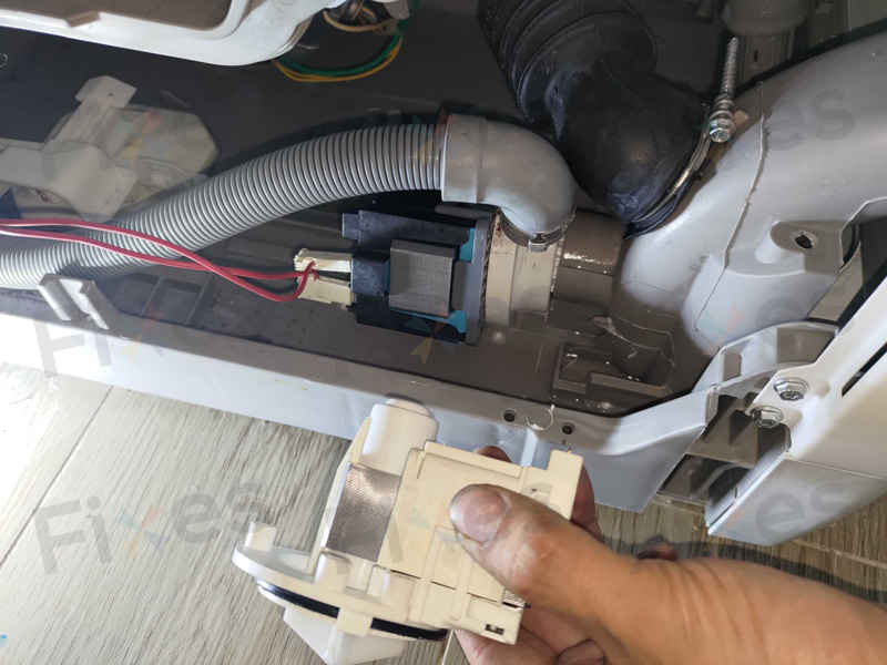 出現故障碼E20💧Electrolux伊萊克斯上置式洗衣機 EW6T4722AF