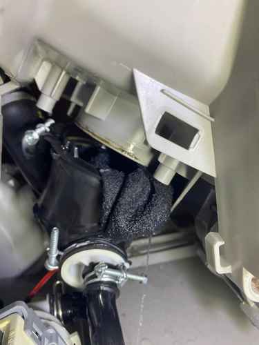 一隻襪子竟令這部Electrolux EWT系列洗衣機完全癱瘓？拆開機底真相大白 🧦