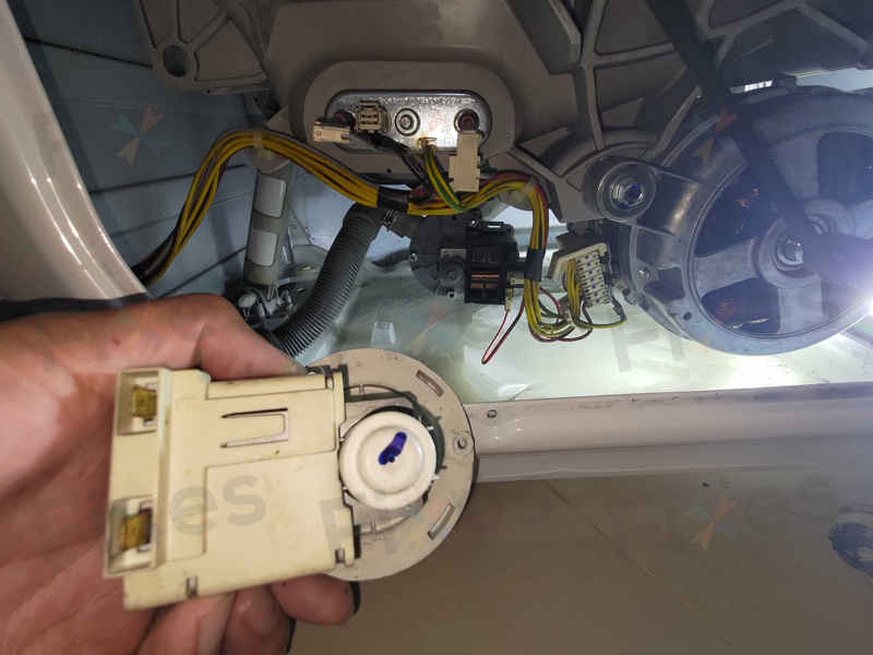 出現故障碼E20,不排水🌀Electrolux伊萊克斯前置式洗衣機 EWF10843