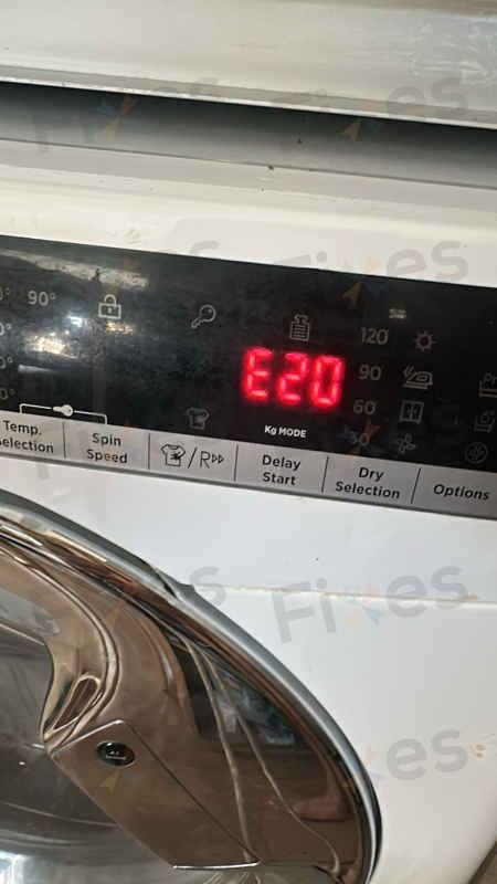租屋交接最怕這種事:這部Philco PWD系列洗衣機E20故障碼,上一手留下的異物塞爆排水 🧾
