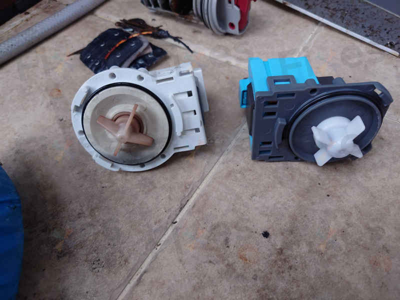 這部Zanussi ZWH系列洗衣機E20停機,師傅清理堵塞並更換排水泵全過程⚙️