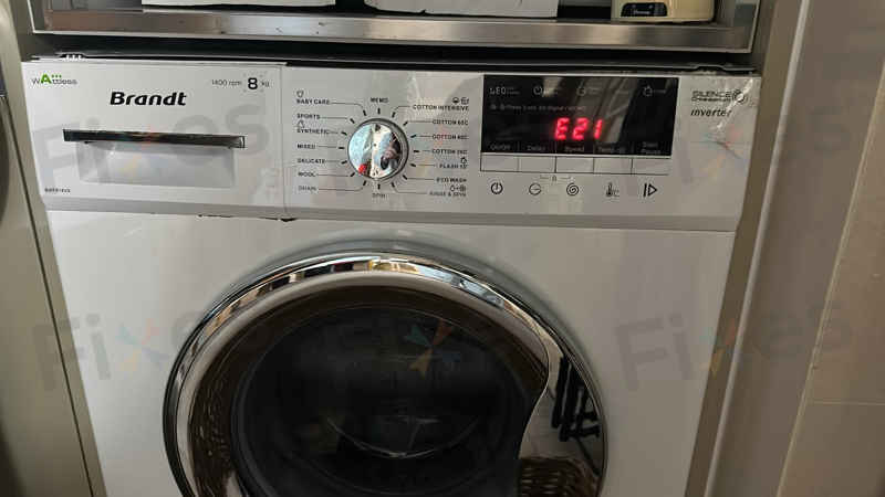 師傅現場拆解：這部Brandt BWF系列洗衣機E21排水問題源於內衣鋼圈 🕵️‍♂️