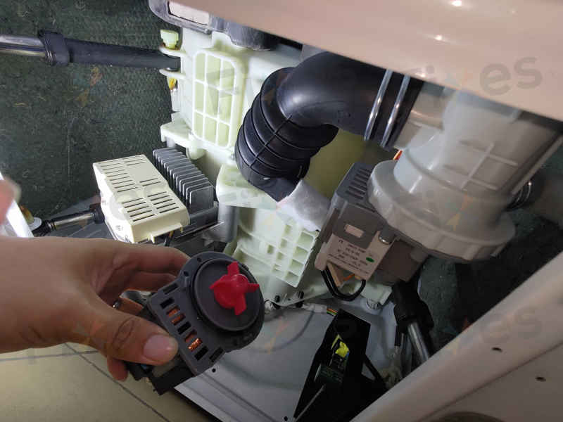 這部Panasonic NAS系列洗衣機E21故障碼背後的隱藏危機,排水泵老化有跡可循 🔍