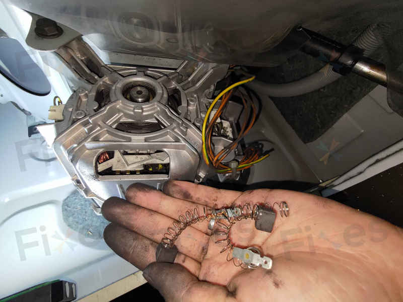 出現故障碼E21，解決碳刷問題😊Siemens西門子前置式洗衣機 WD12D460HK/07