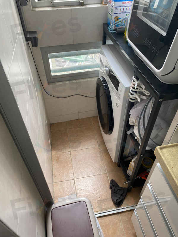 廚房內側卡位難搬動 🧩這部Hitachi BDD系列洗衣機E21不排水終於找出元兇