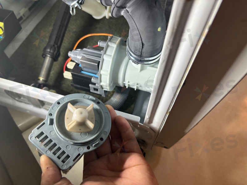客戶三度嘗試仍無排水？這部Panasonic NAS系列洗衣機E21故障碼揭示排水泵故障🧩