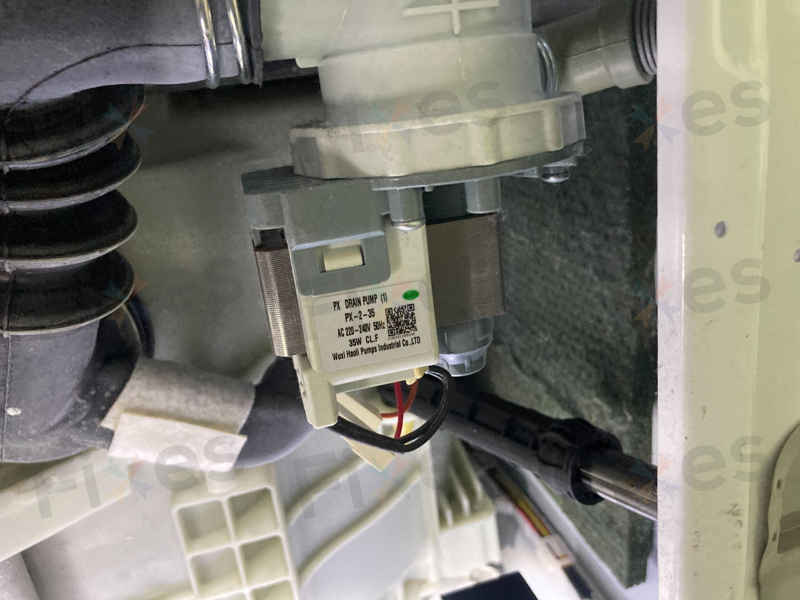 Miss So男友拆下機背釀亂，師傅4步換泵修復這部Panasonic NAS系列洗衣機E21排水故障 🔩