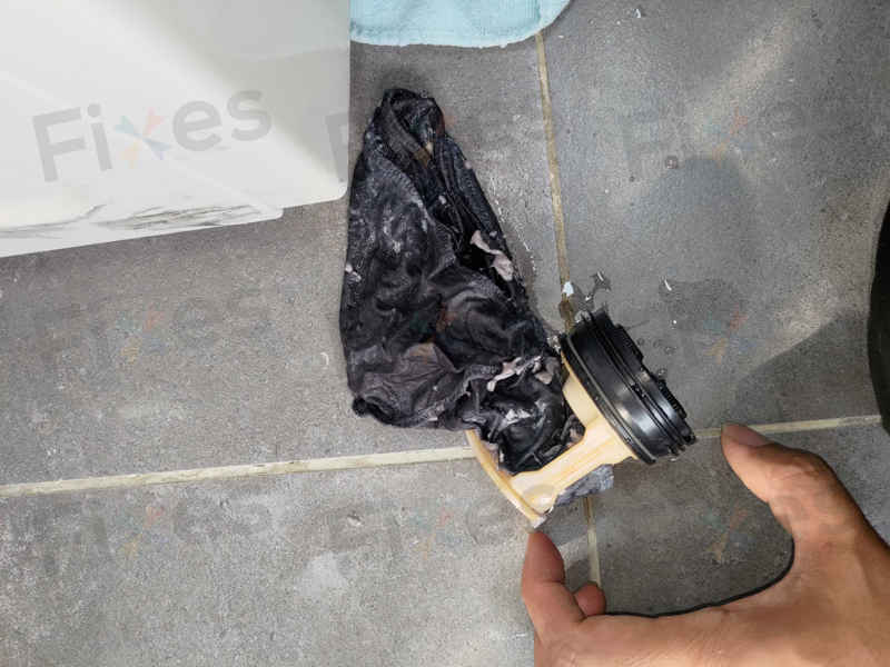 這部Panasonic NAS系列洗衣機為何掛E21後不排水？師傅現場竟發現泳帽卡塞 🧺