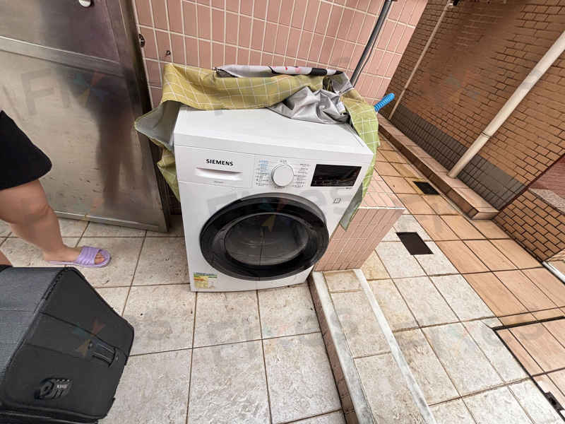 這部西門子WD系列洗衣機E21故障碼竟非雨水惹禍?村屋客戶的排水泵更換實錄 🏠