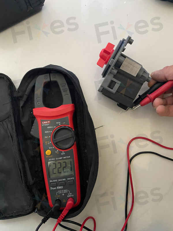 客戶好心先排水卻搞得滿地積水？這部西門子WS系列洗衣機E21維修體驗分享 😅
