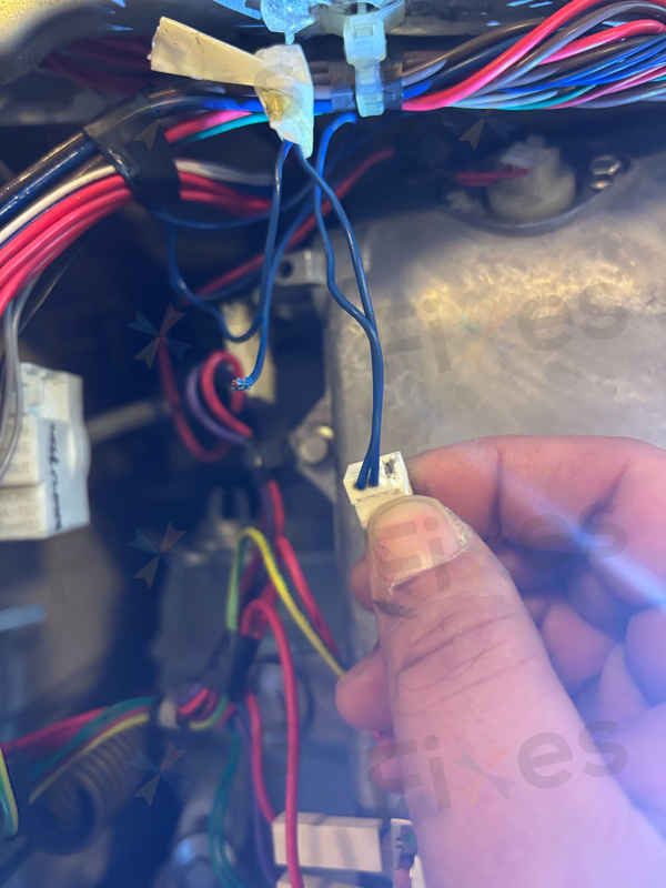 這部Whirlpool WWPU系列洗衣機按下程序鍵瞬間跳E21？線路斷裂背後故事 🤔