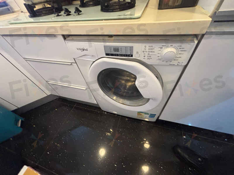 這部Whirlpool WWPU系列洗衣機按下程序鍵瞬間跳E21？線路斷裂背後故事 🤔