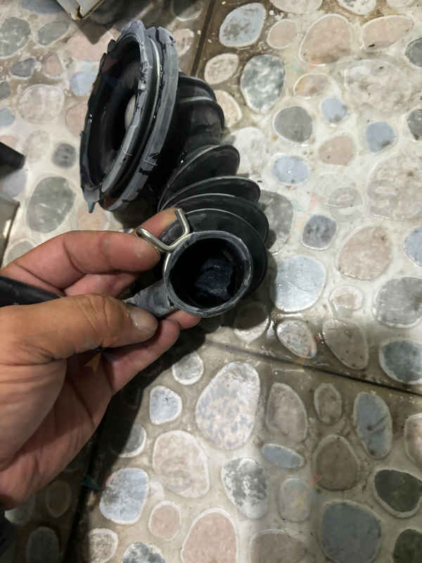 這部博世洗衣機的排水問題，源於意外掉入的小物件 🔍