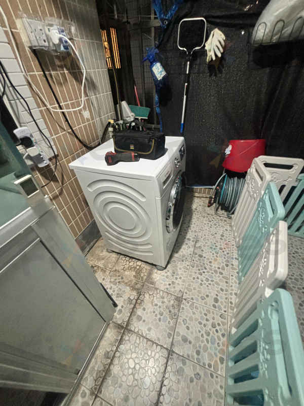 這部博世洗衣機的排水問題，源於意外掉入的小物件 🔍