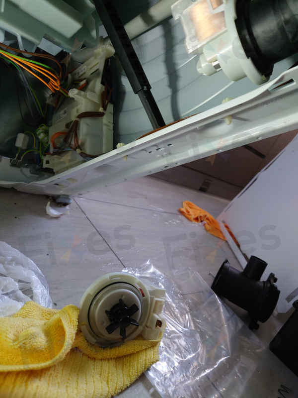 這部Bosch洗衣機的E36故障碼背後，竟藏著雙重問題 🚿