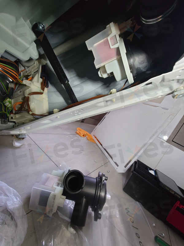 這部Bosch洗衣機的E36故障碼背後，竟藏著雙重問題 🚿