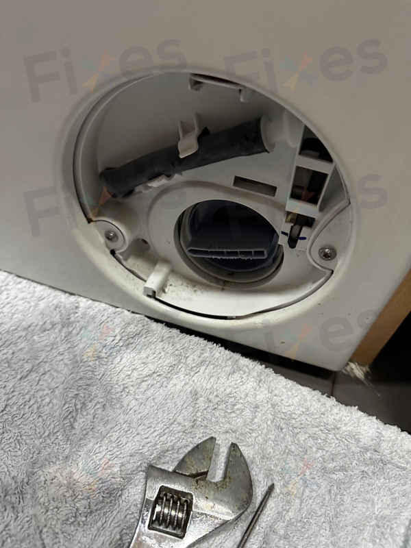 當硬幣遇上牙籤：西門子洗衣機出E36的排水大冒險 🕵️