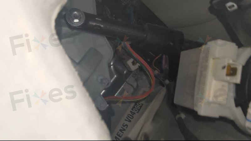 鄧小姐這部西門子洗衣機E36故障碼修復過程：街邊師傅留下三個嚴重問題 ⚠️