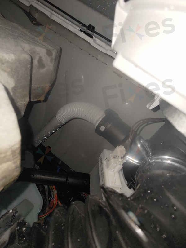 異物堵塞致E36故障：這部Siemens WH系列洗衣機排水系統大解密 🔍