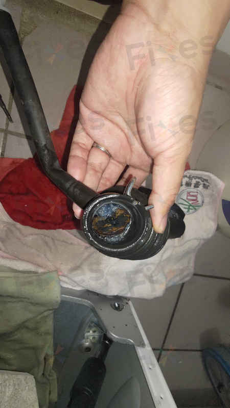 這部西門子WH系列洗衣機E36故障碼背後，竟藏著超過十枚硬幣 🪙