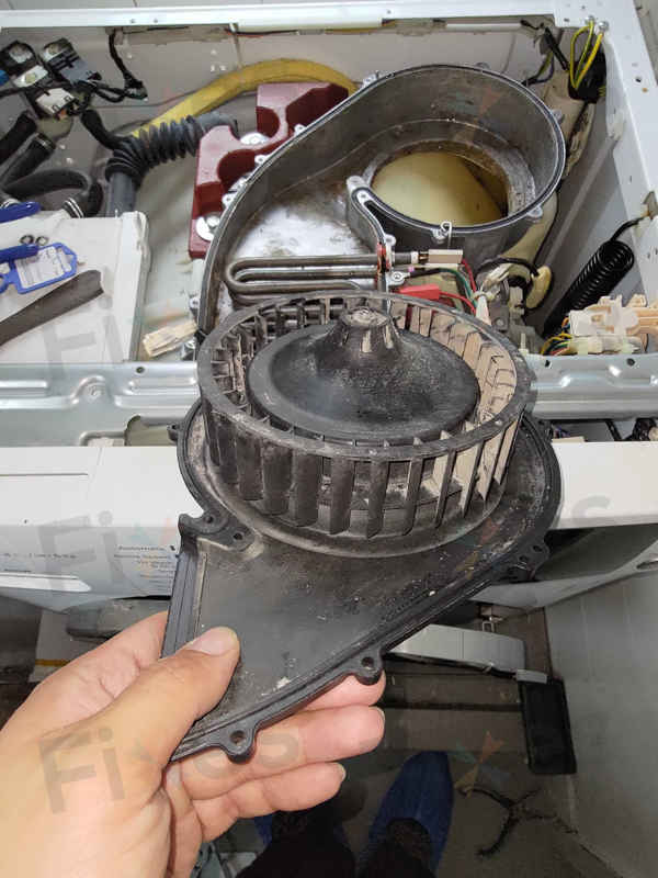 這部Panasonic NAS系列二合一洗衣乾衣機烘乾功能失常並顯示E3A故障碼,竟是入水掣噴霧嘴惹的禍 💨