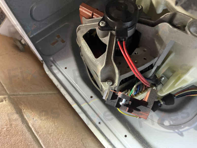 洗衣中E60故障停擺，這部Brandt BWF系列洗衣機碳刷為何全耗盡？🤔