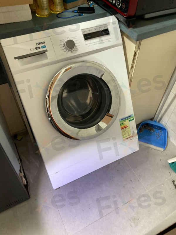 Zanussi洗衣機E60故障：摩打碳刷更換的成功案例 🔧