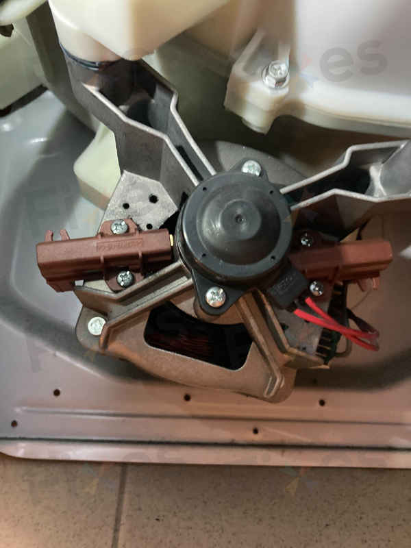出現故障碼E60，摩打碳刷問題🛠Brandt白朗牌前置式洗衣機 BWF5714A