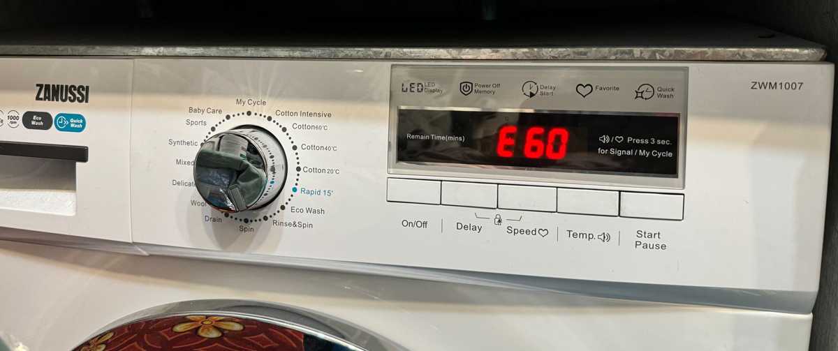 這部Zanussi ZWM系列洗衣機的E60警報，竟與使用時間有密切關係 ⏰