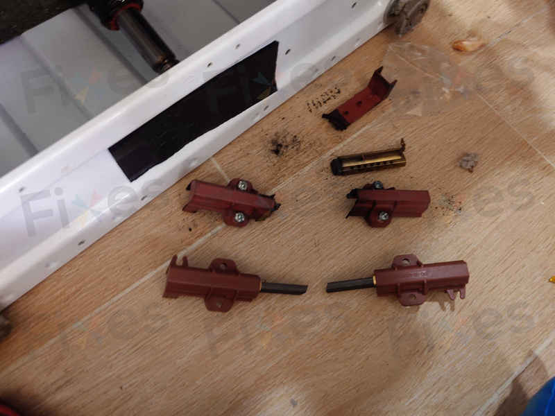 師傅上門即場處理,這部Zanussi ZWM系列洗衣機E60故障碼摩打碳刷更換實錄 🔧