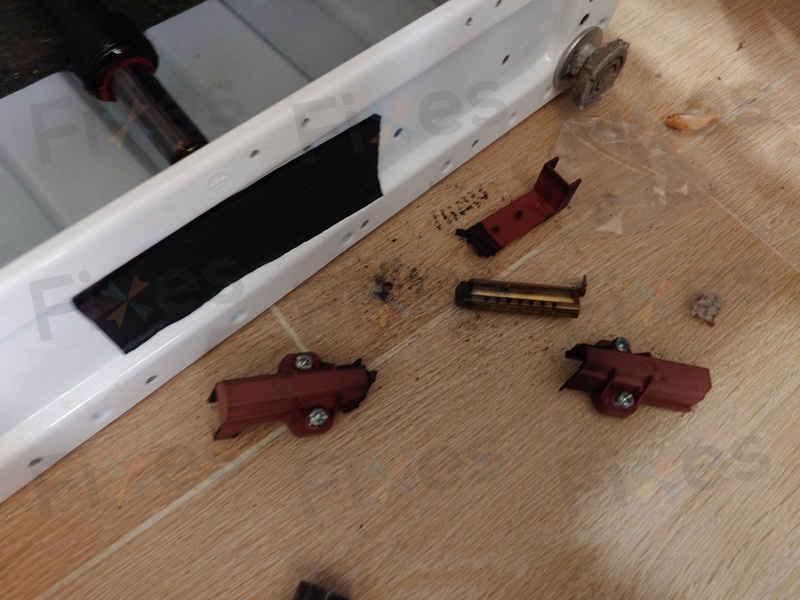 師傅上門即場處理,這部Zanussi ZWM系列洗衣機E60故障碼摩打碳刷更換實錄 🔧