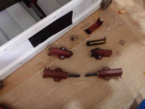師傅上門即場處理，這部Zanussi ZWM系列洗衣機E60故障碼摩打碳刷更換實錄 🔧