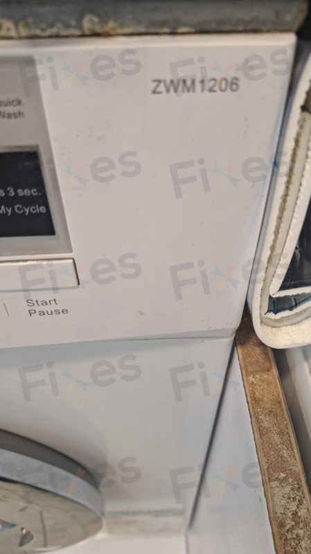 這部Zanussi ZWM系列洗衣機為何顯示E60？客人驚覺工人姐每日高頻洗衣竟是元凶 🤔