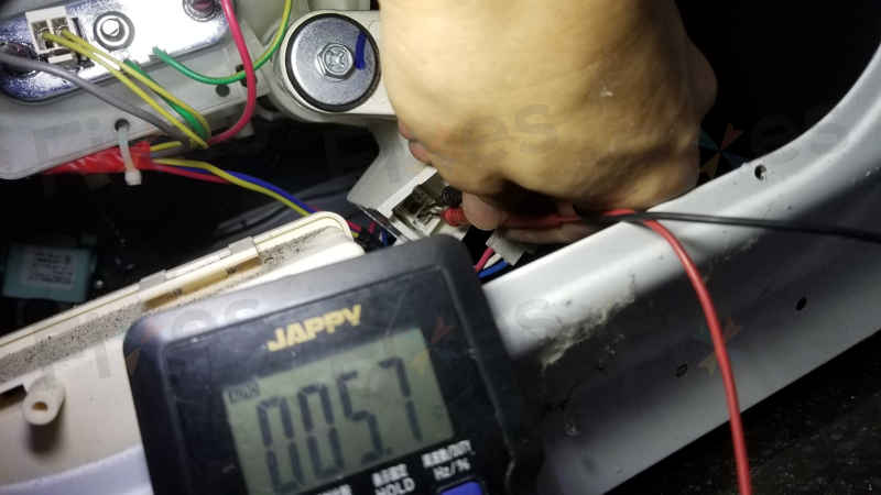 出現故障碼Ed1,電子板問題💥Whirlpool惠而浦前置式洗衣機 FRAL80211