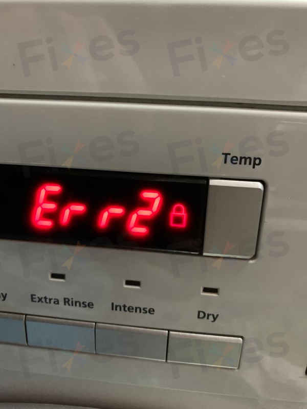 這部飛歌牌PWD系列洗衣機Err2故障碼?排水泵老化導致鎖形圖示閃爍不停 ⚡