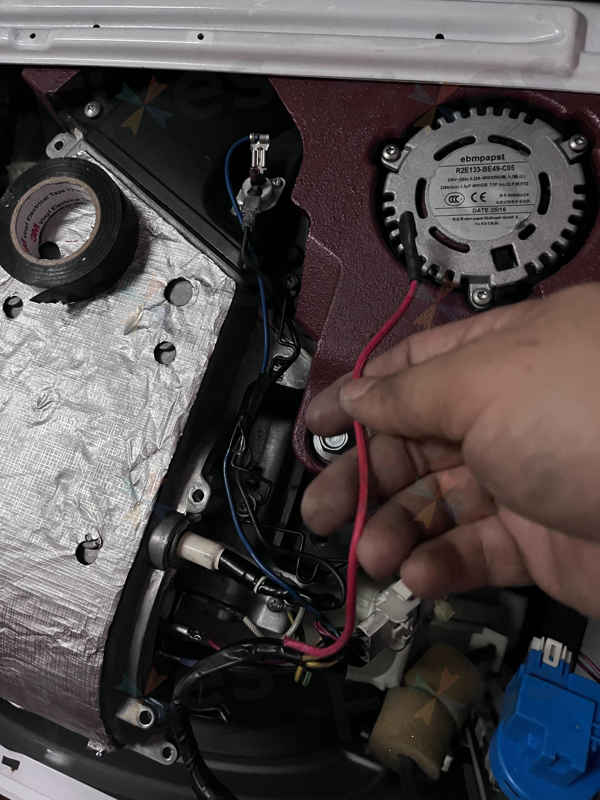 這部Zanussi ZWD系列洗衣機出現Err9故障碼,竟是因為震動過大引起?🤔