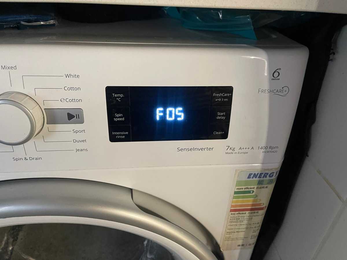 出現故障碼F05,無法排水順暢🚫Whirlpool惠而浦前置式洗衣機 FFCR70420