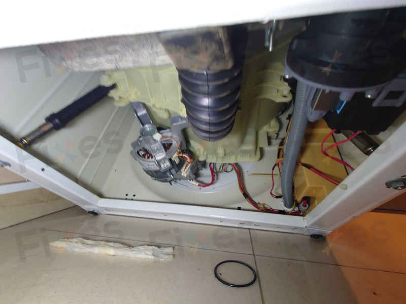 F05錯誤來襲?師傅現場修復這部Indesit XWDE系列洗衣機排水難題💡