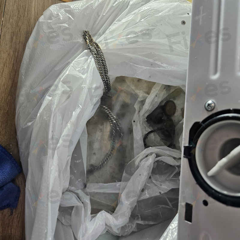 排水時水位不降反升？揭開這部惠而浦CFCR系列洗衣機F05故障的驚人真相 🔍