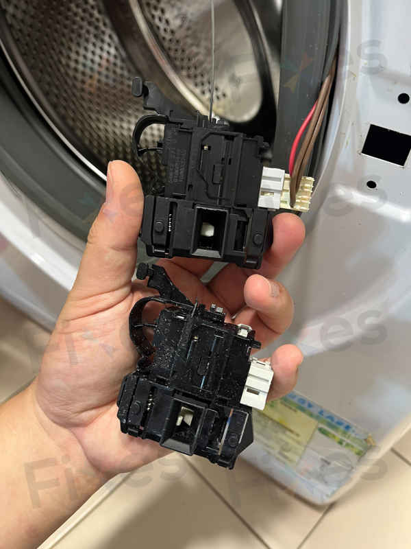 出現故障碼F06，門鎖死🔓Whirlpool惠而浦前置式洗衣機 CFCR70810