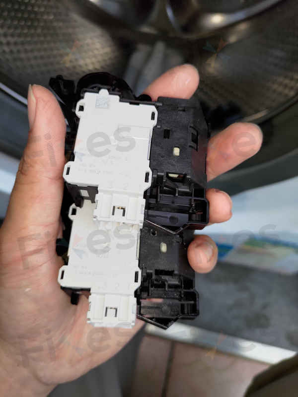 出現故障碼F06,門鎖問題🔐Whirlpool惠而浦前置式洗衣機 CFCR80221