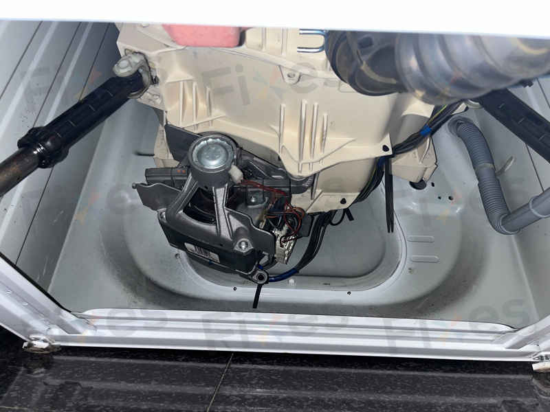 出現故障碼F06,燈號異常🔦Whirlpool惠而浦前置式洗衣機 AWC7100A