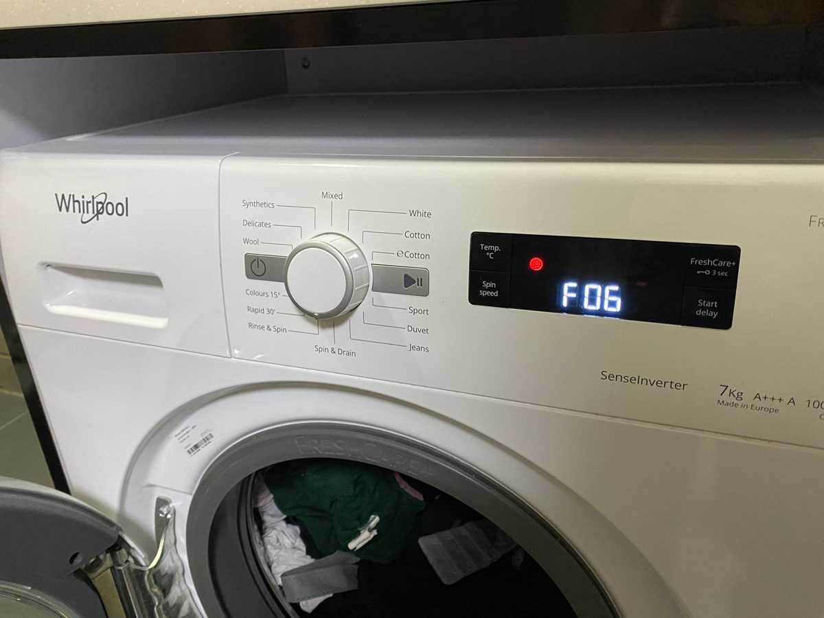 出現故障碼F06,門鎖掣問題🔐Whirlpool惠而浦前置式洗衣機 CFCR70111