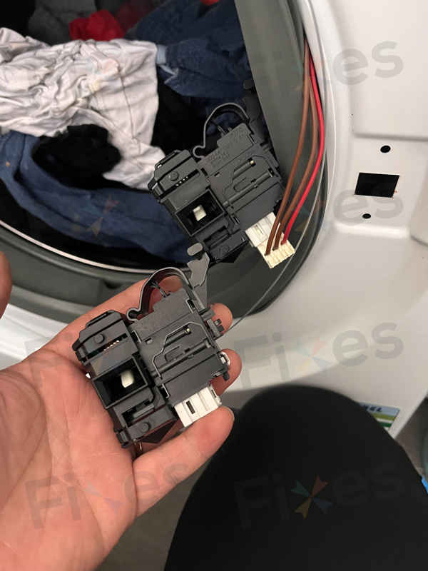 出現故障碼F06，不能運作🔒Whirlpool惠而浦前置式洗衣機 CFCR80221