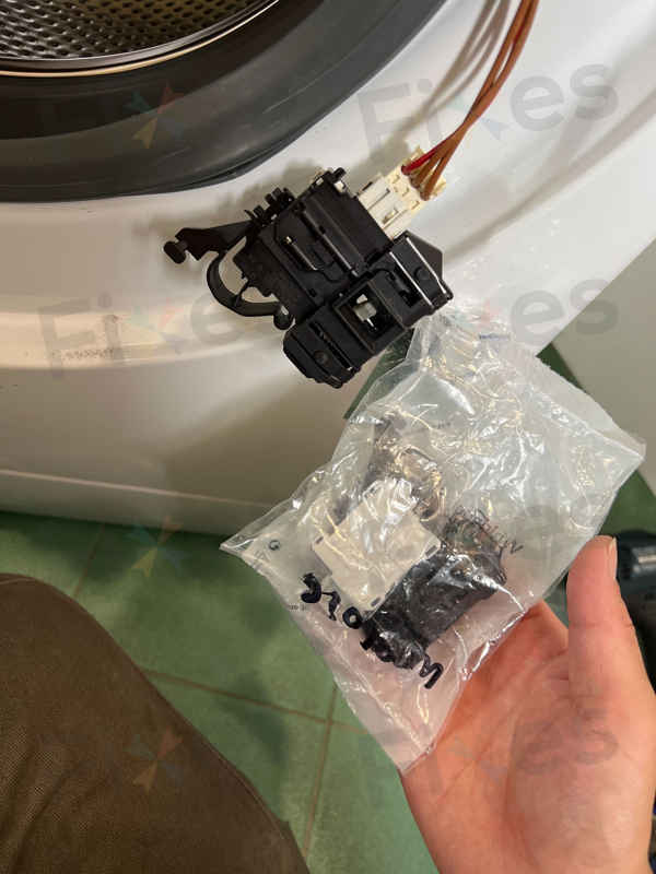 出現故障碼F06，更換門鎖掣🔒Whirlpool惠而浦前置式洗衣機 FFCR70120