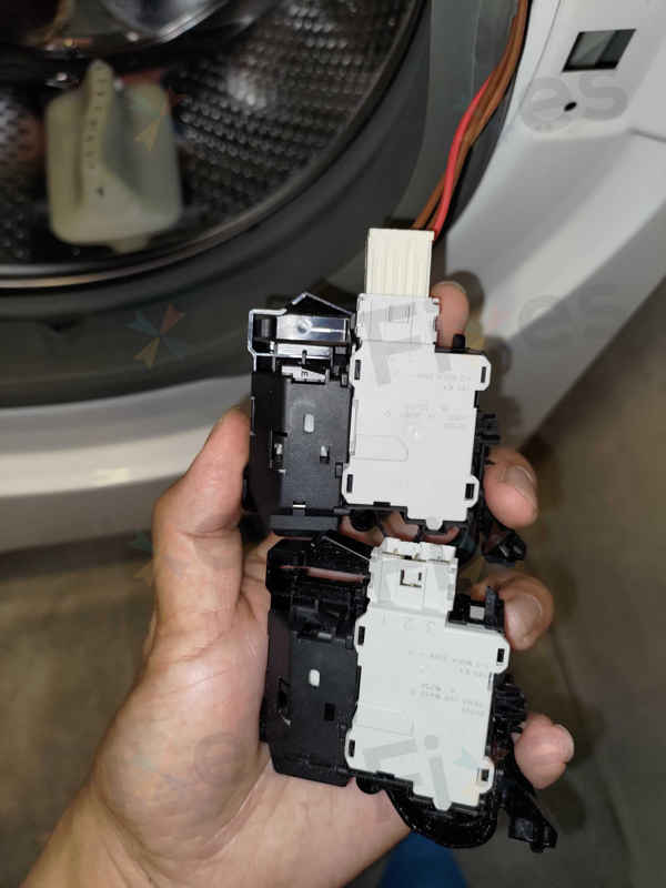 出現故障碼F06，更換門鎖掣🔧Whirlpool惠而浦前置式洗衣機 CFCR80221