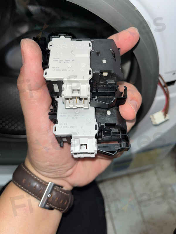 出現故障碼F06🔢Whirlpool惠而浦洗衣機 CFCR80221