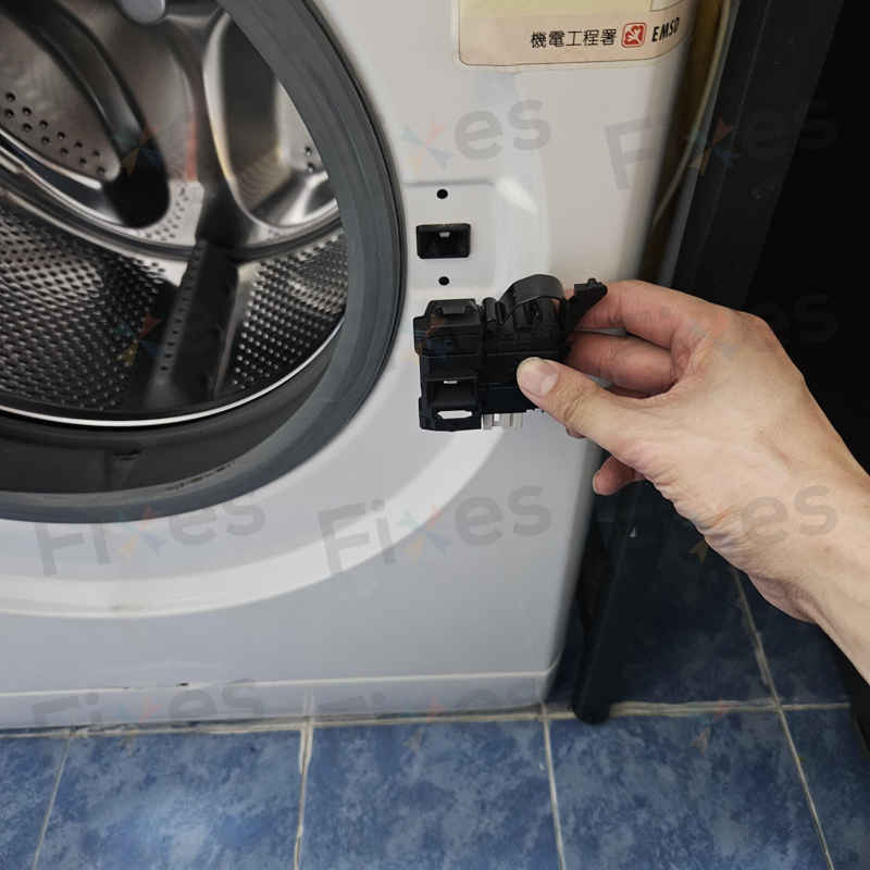 惠而浦FFCR系列洗衣機F06故障碼令開門變成噩夢？這位客戶的完美修復經歷 🚪