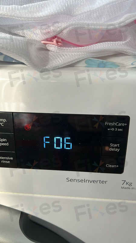 這部惠而浦FFCR系列洗衣機為何出現F06?現場檢查發現門鎖受潮的細節 🧩