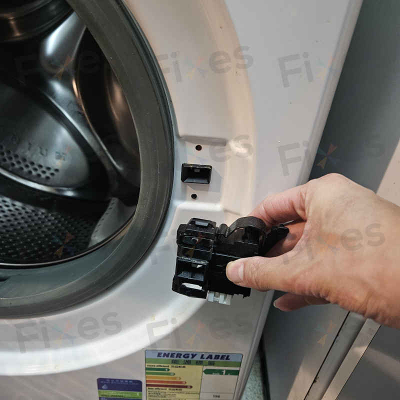 衣服被困？這部Whirlpool CFCR系列洗衣機F06門鎖掣故障現場救援🗝️